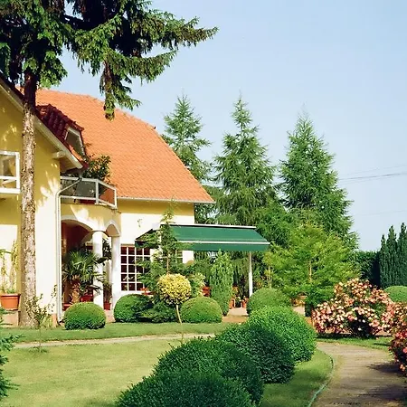 Vendégház Hedi Panzió Dunakiliti